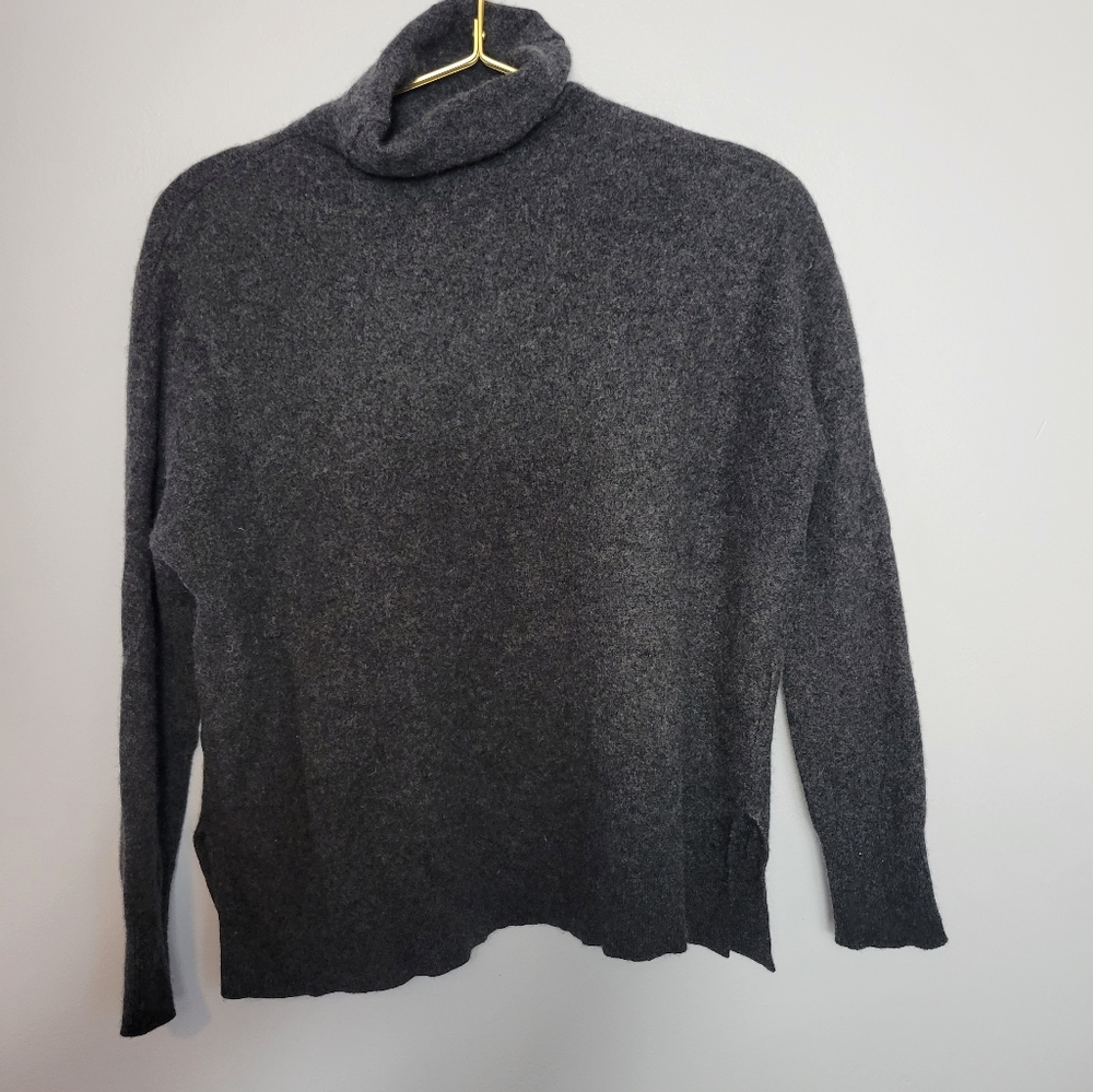 Extra Small Club Monaco Charcoal Gray Cashmere Turtleneck